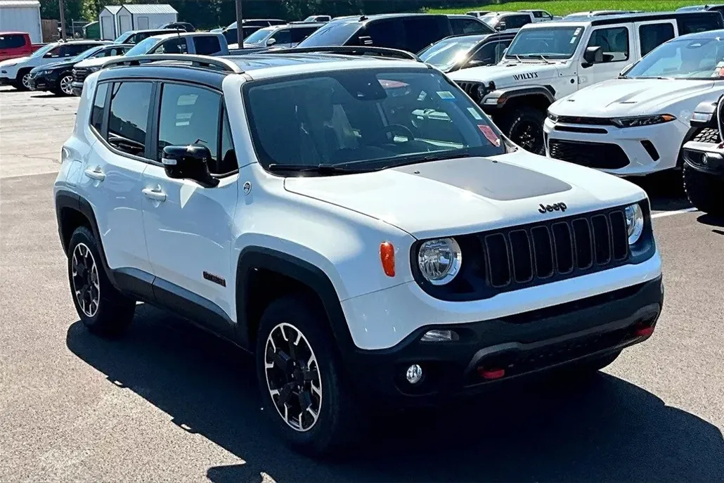 2023 Jeep Renegade Trailhawk photo 1