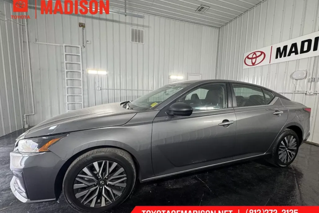 2024 Nissan Altima 2.5 SV photo 1