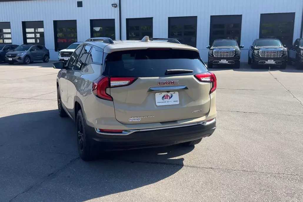 2022 Gmc Terrain AT4 photo 1