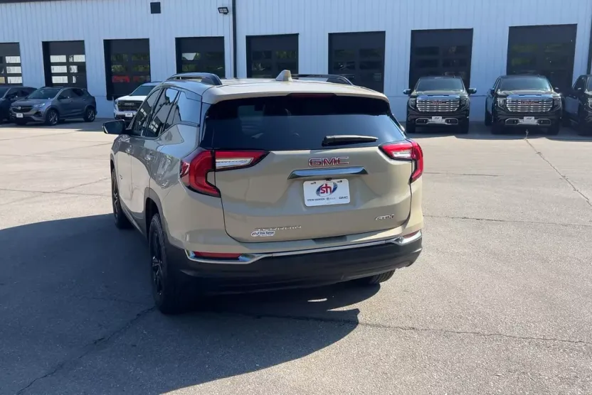 2022 Gmc Terrain AT4 photo 1