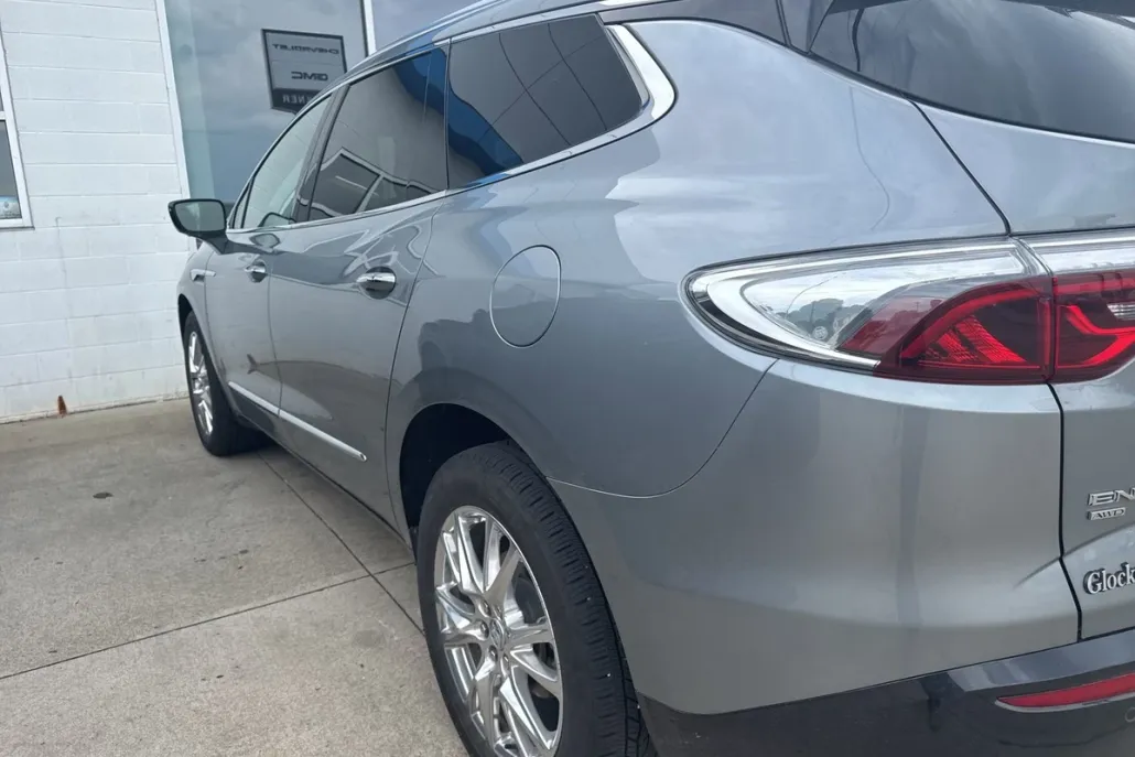 2023 Buick Enclave Premium photo 1