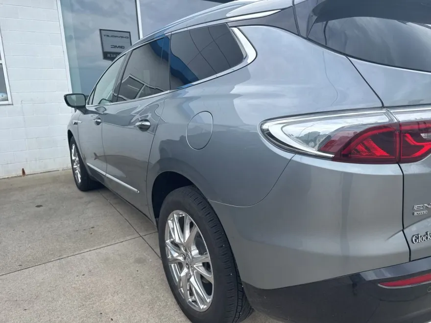 2023 Buick Enclave Premium photo 1
