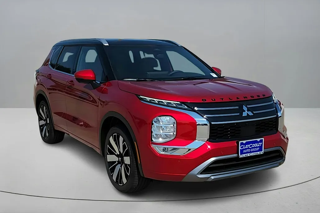 2025 Mitsubishi Outlander SEL photo 1