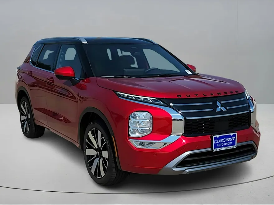 2025 Mitsubishi Outlander SEL photo 1