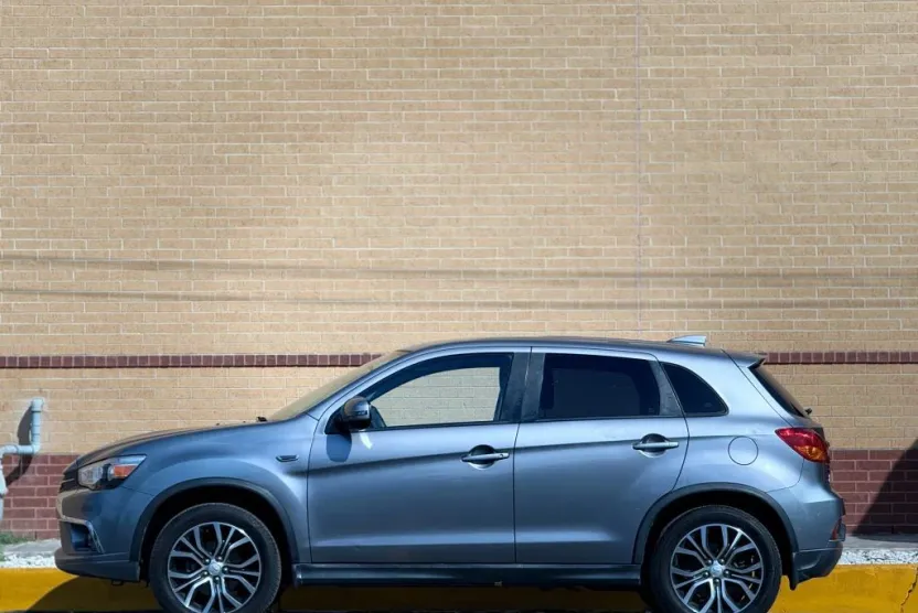 2019 Mitsubishi Outlander Sport photo 1
