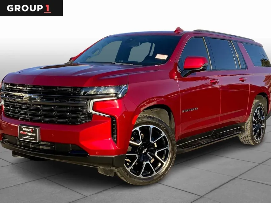 2022 Chevrolet Suburban RST photo 1