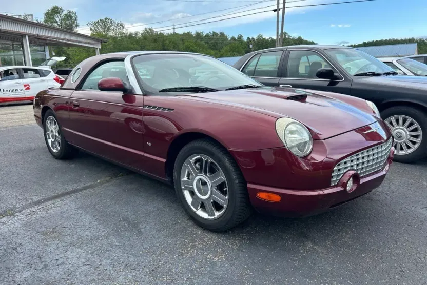 2004 Ford Thunderbird Deluxe photo 1