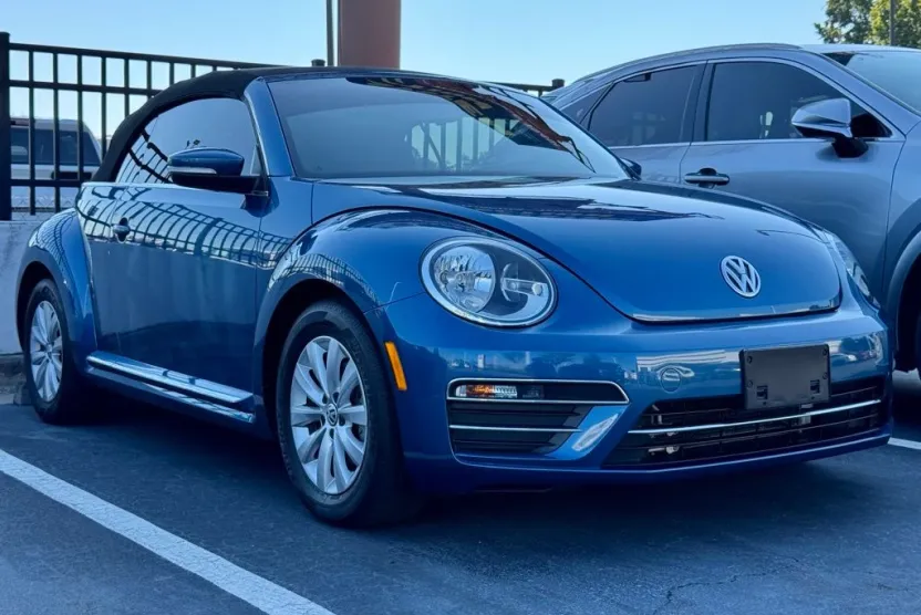 2019 Volkswagen Beetle Convertible S photo 1