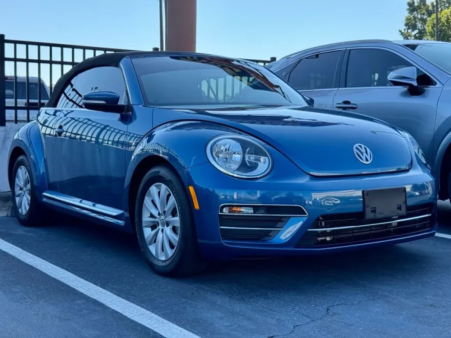 2019 Volkswagen Beetle Convertible S photo 1