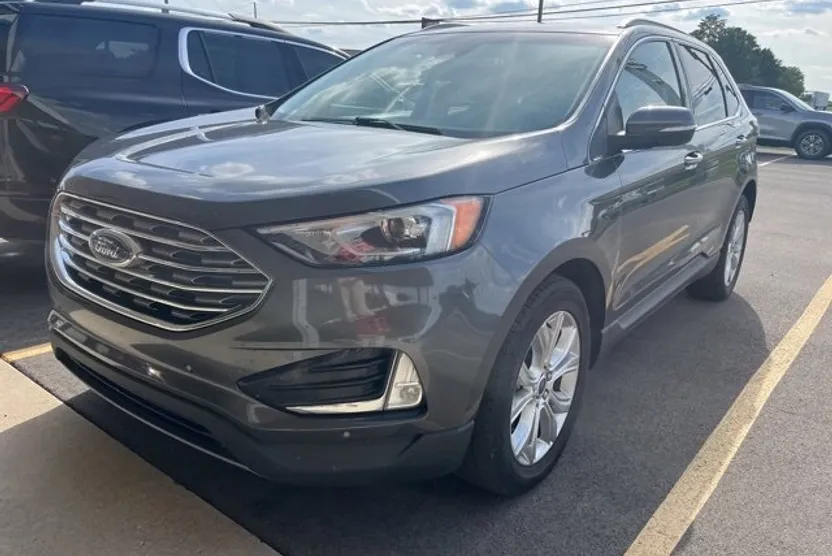 2020 Ford Edge Titanium photo 1