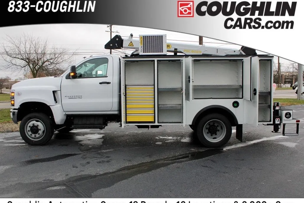 2023 Chevrolet Silverado 6500HD Work Truck photo 1