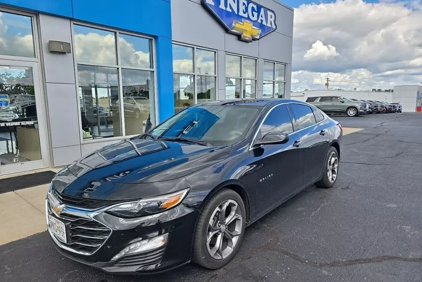 2024 Chevrolet Malibu 1LT photo 1