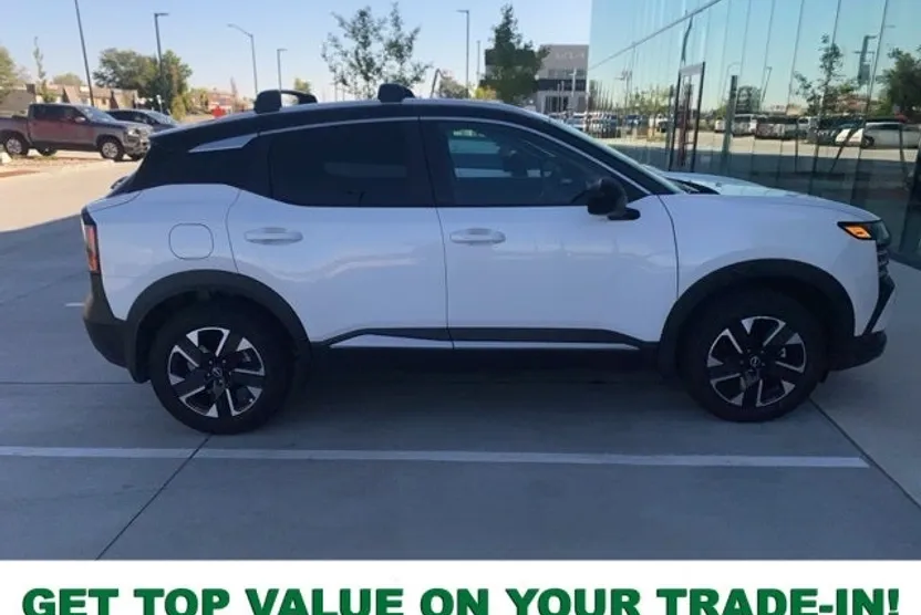 2025 Nissan Kicks SV photo 1