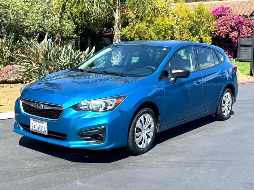 2017 Subaru Impreza 2.0i photo 1