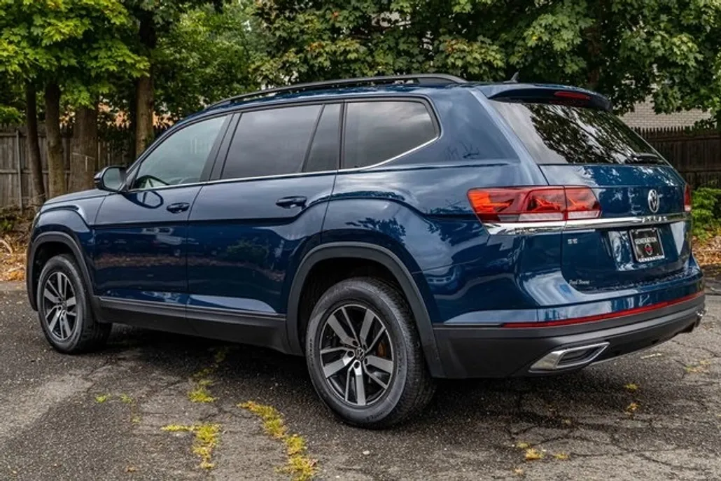 2023 Volkswagen Atlas SE photo 1