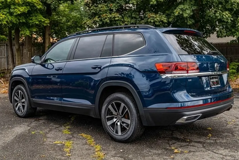 2023 Volkswagen Atlas SE photo 1