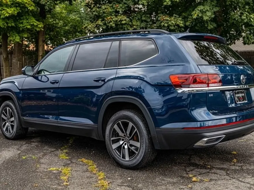 2023 Volkswagen Atlas SE photo 1