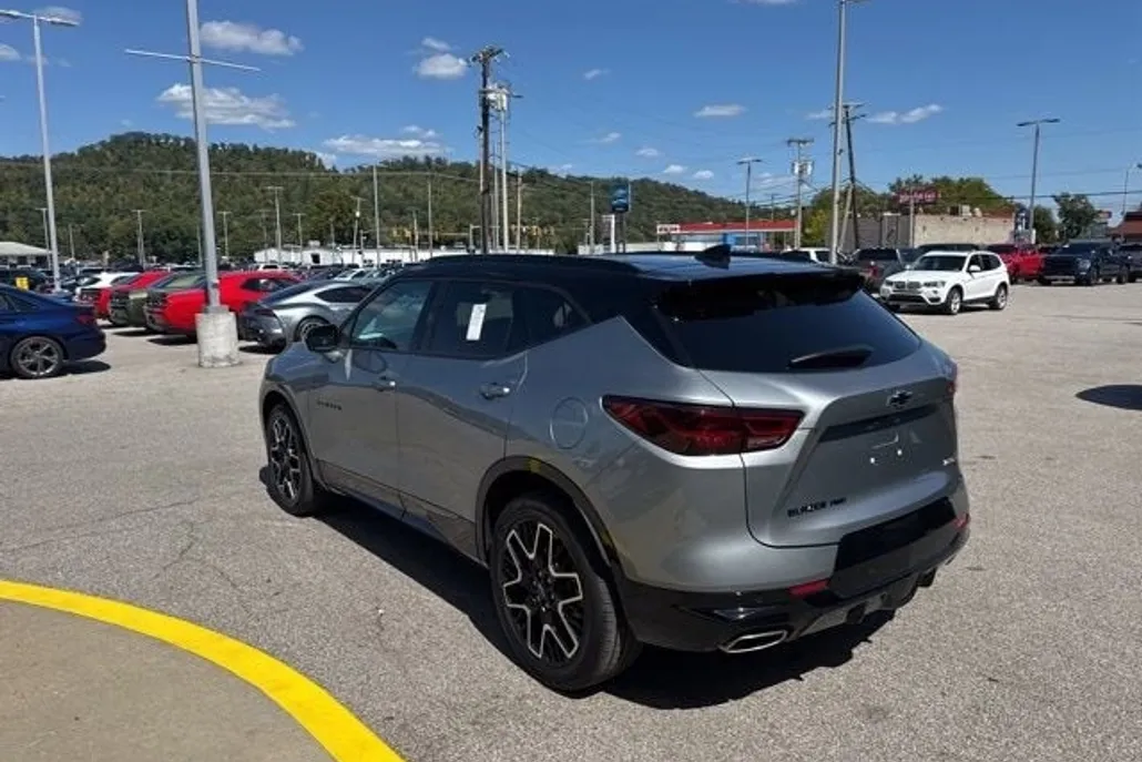 2023 Chevrolet Blazer RS photo 1