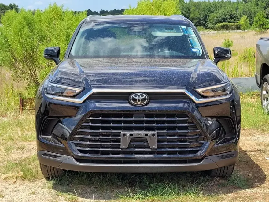 2024 Toyota Grand Highlander XLE photo 1