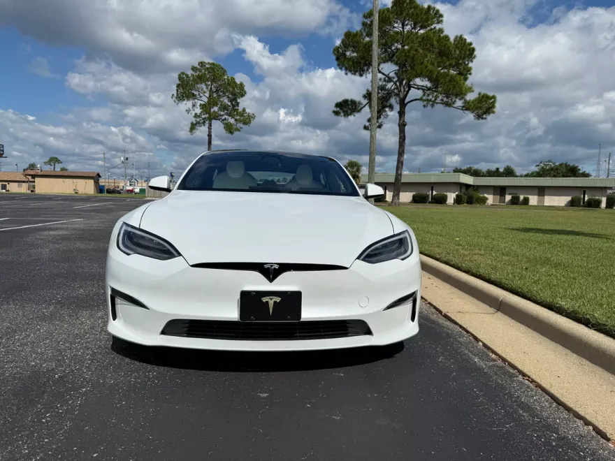 2022 Tesla Model S Long Range photo 1