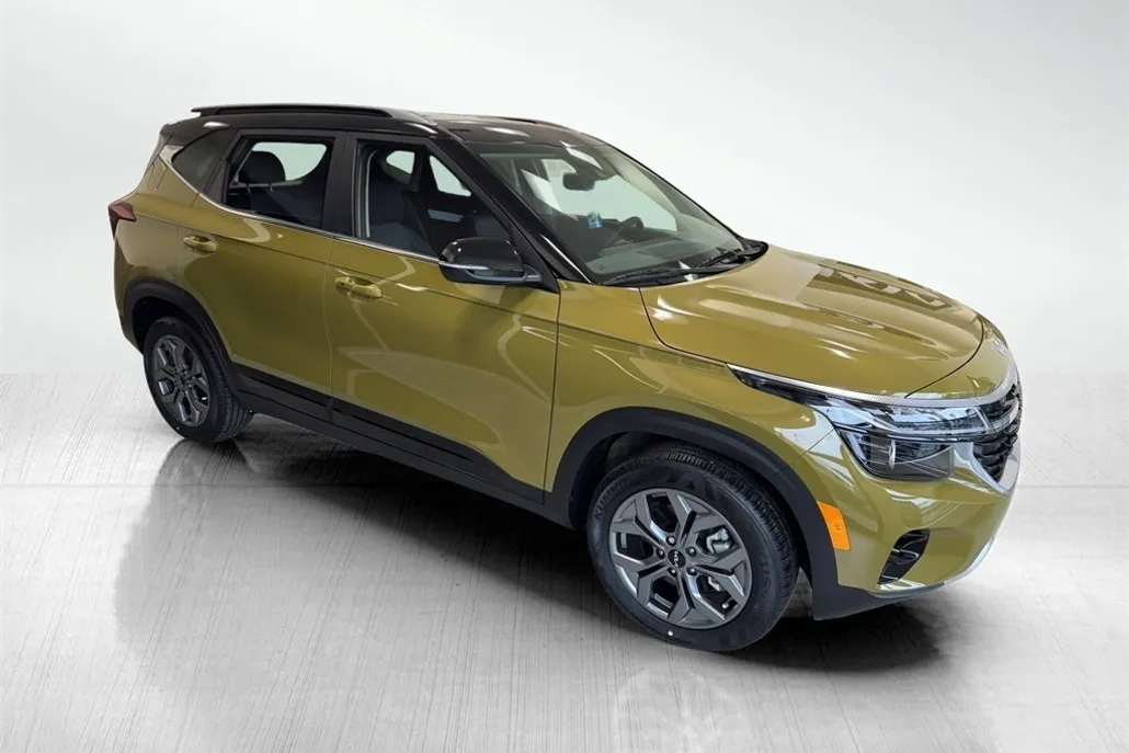 2024 Kia Seltos S photo 1