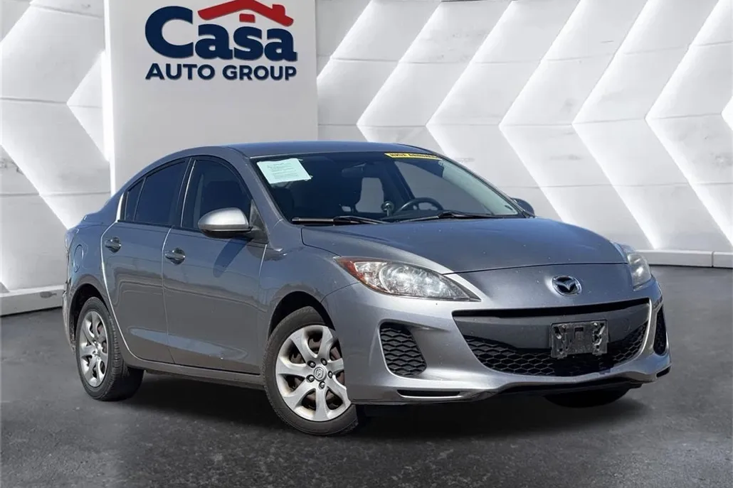 2013 Mazda Mazda3 i SV photo 1