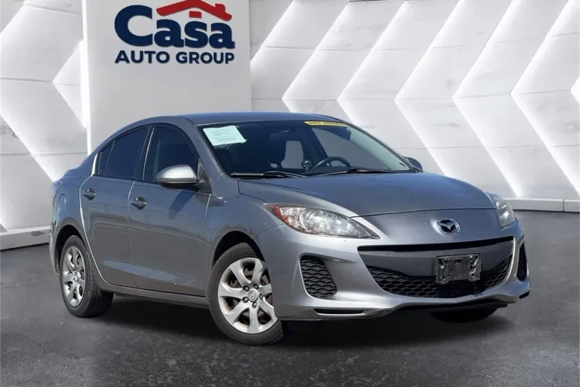 2013 Mazda Mazda3 i SV photo 1
