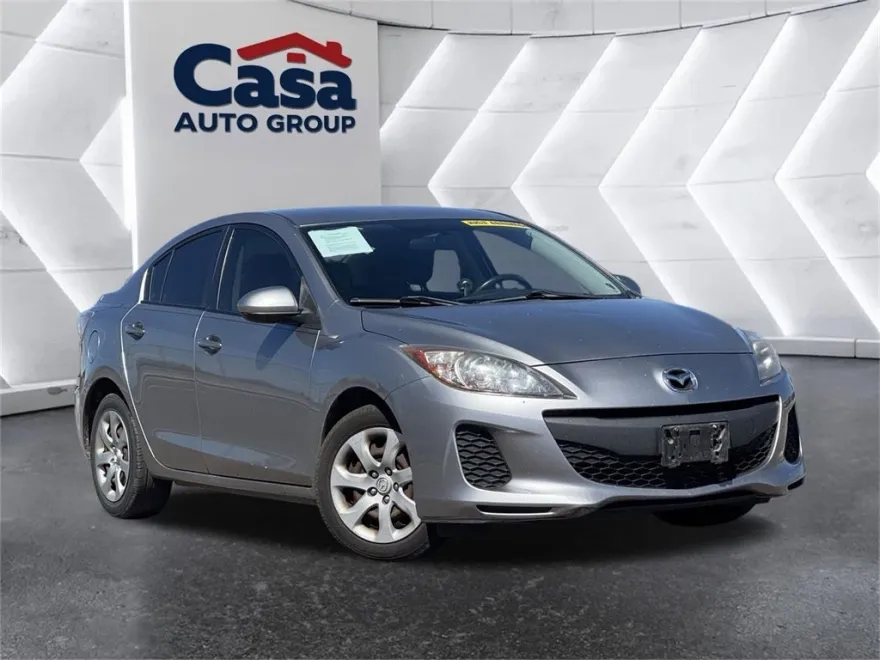 2013 Mazda Mazda3 i SV photo 1