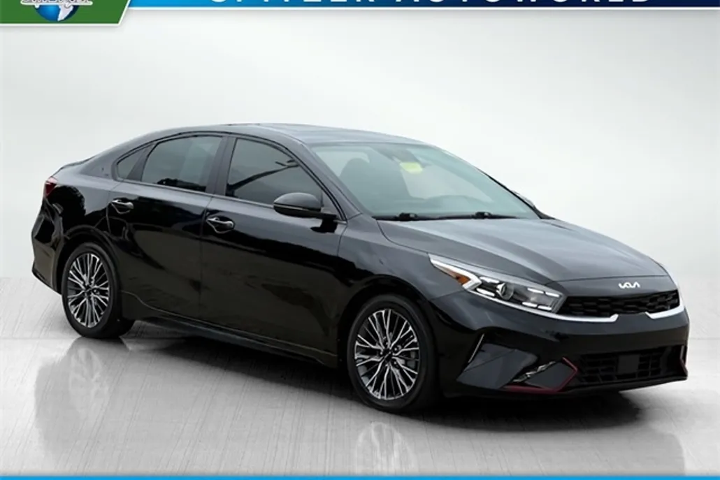 2023 Kia Forte GT-Line photo 1