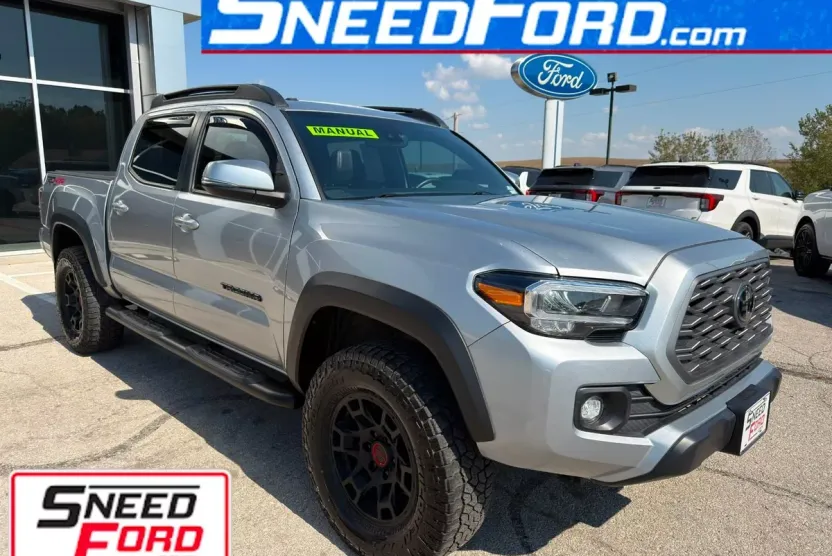 2022 Toyota Tacoma 4x4 TRD Off-Road photo 1