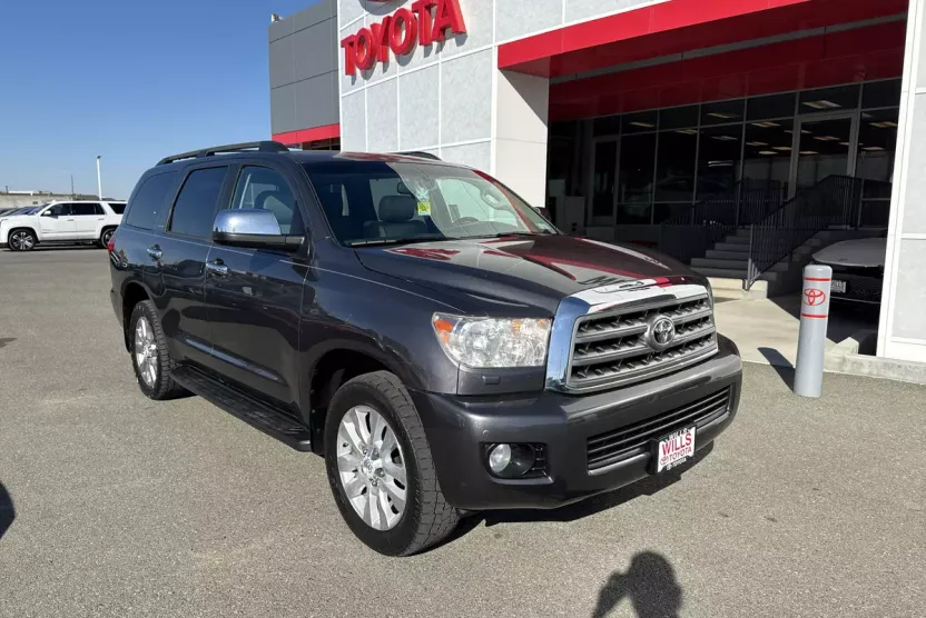 2013 Toyota Sequoia Limited photo 1