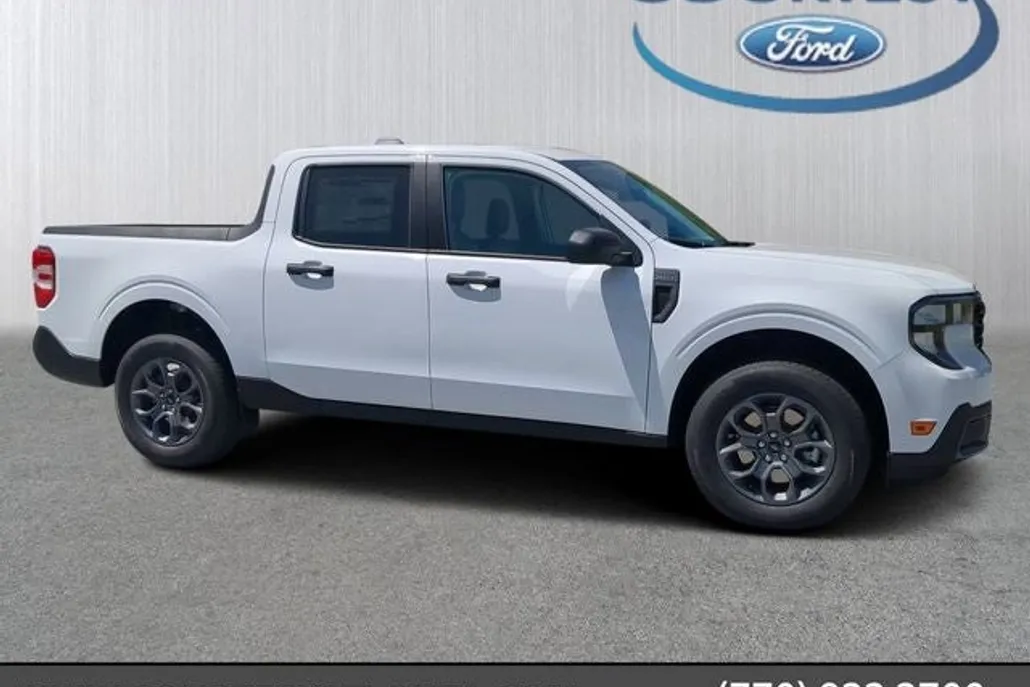 2025 Ford Maverick XLT photo 1