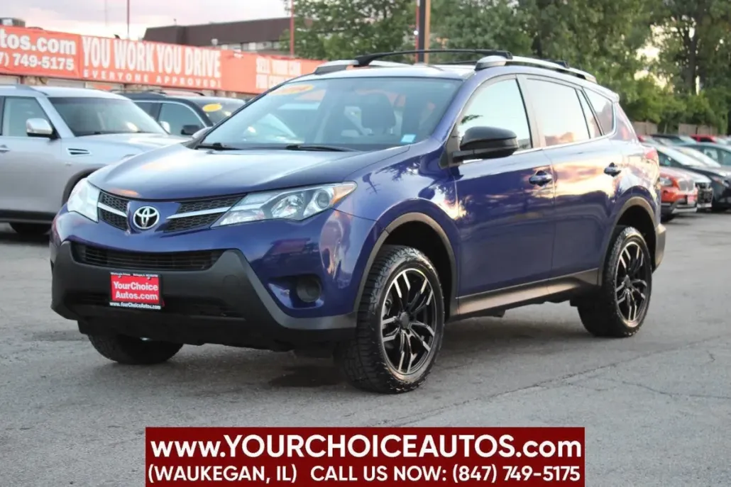 2014 Toyota RAV4 LE photo 1