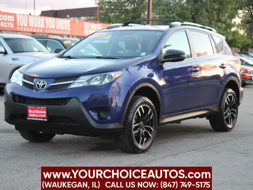 2014 Toyota RAV4 LE photo 1