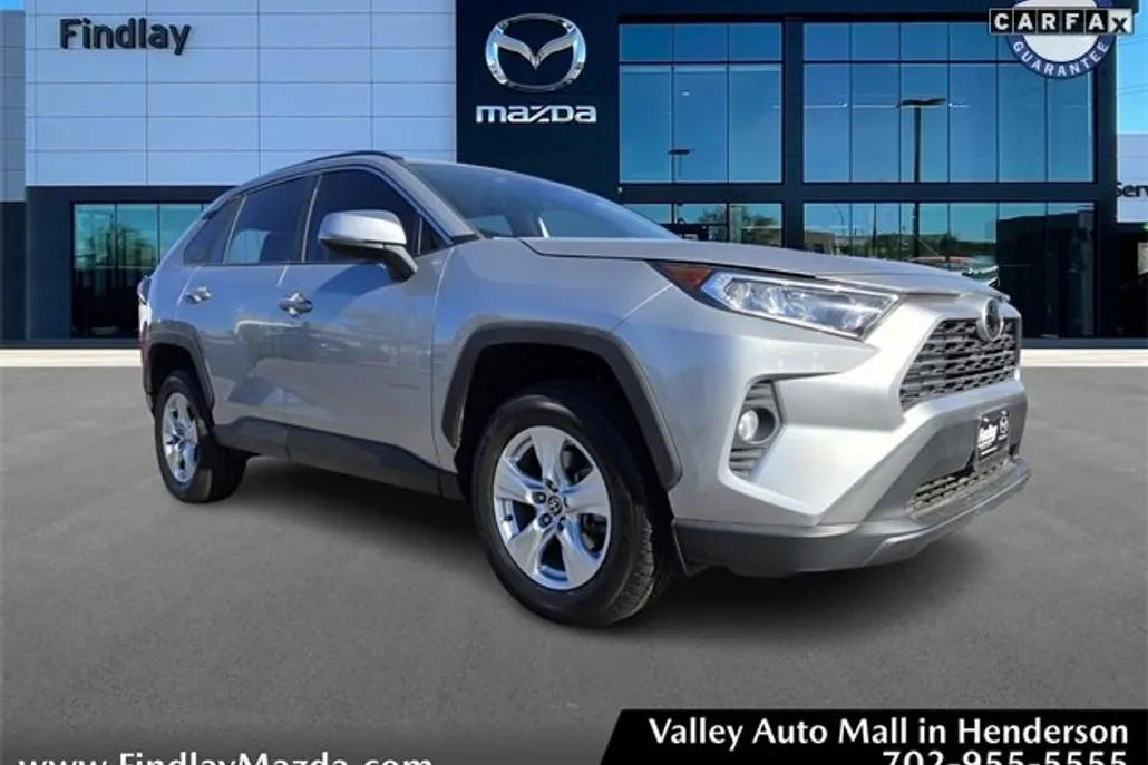 2021 Toyota RAV4 XLE photo 1
