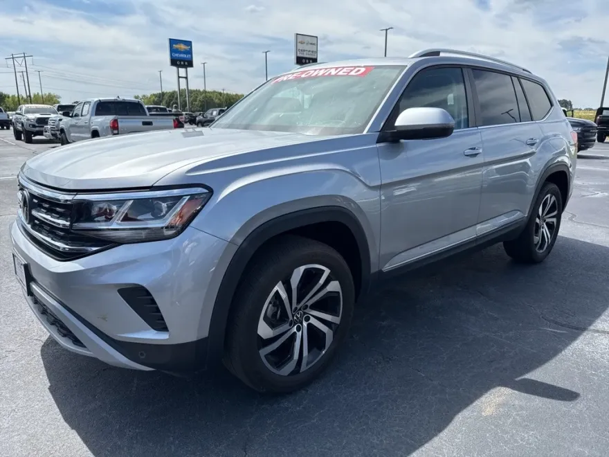 2023 Volkswagen Atlas SEL photo 1