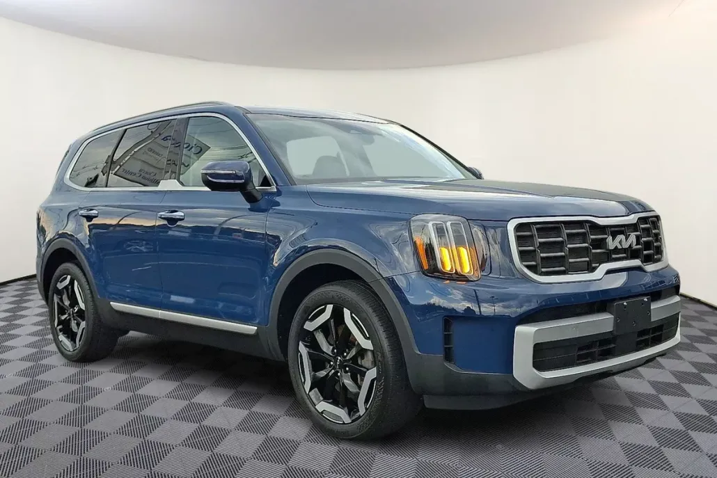 2024 Kia Telluride S photo 1