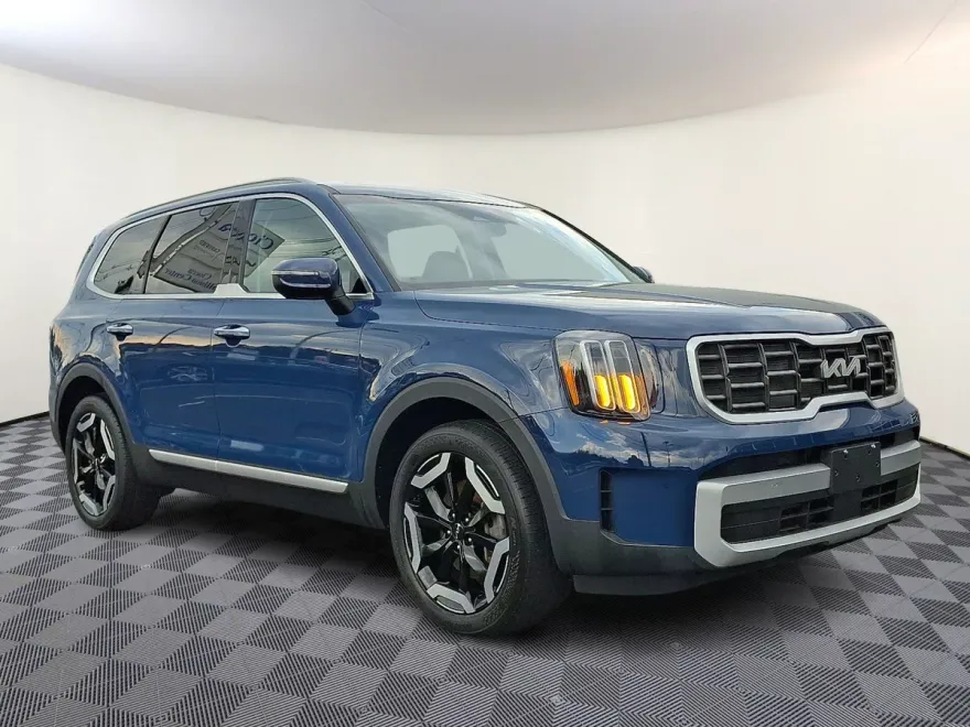 2024 Kia Telluride S photo 1
