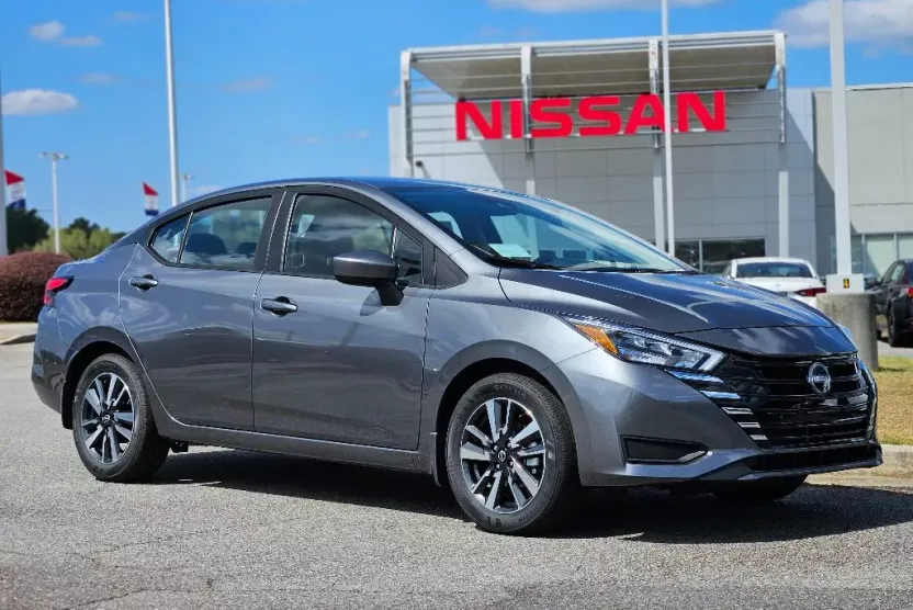 2025 Nissan Versa SV photo 1