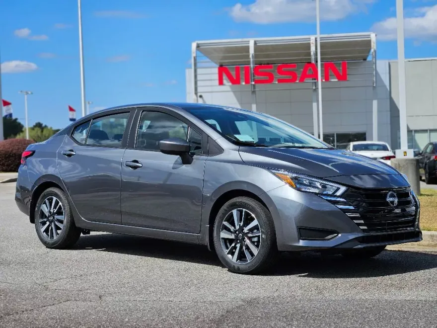 2025 Nissan Versa SV photo 1