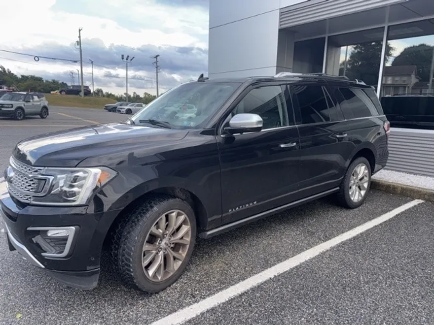 2019 Ford Expedition MAX Platinum photo 1