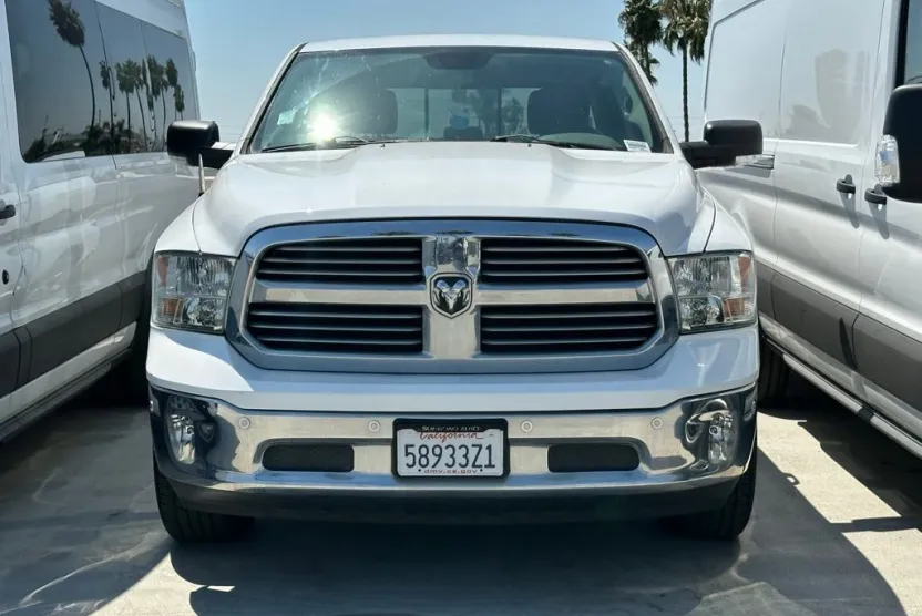 2016 Ram 1500 SLT photo 1