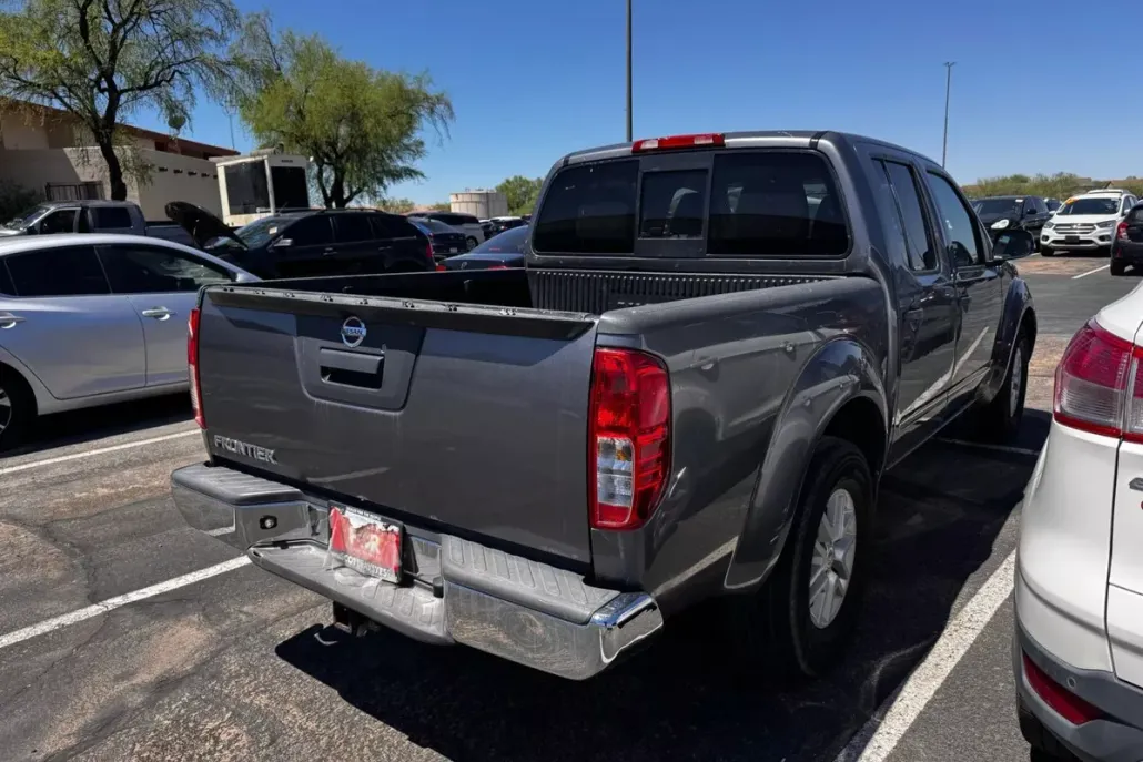 2019 Nissan Frontier Crew Cab SV photo 1