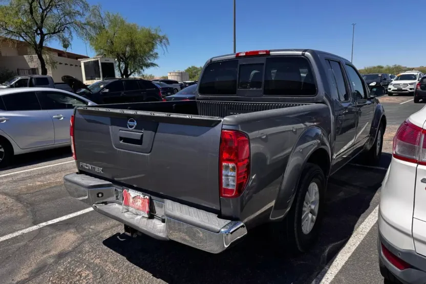 2019 Nissan Frontier Crew Cab SV photo 1