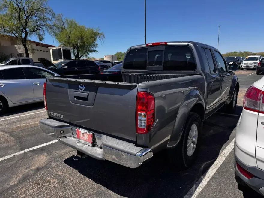 2019 Nissan Frontier Crew Cab SV photo 1