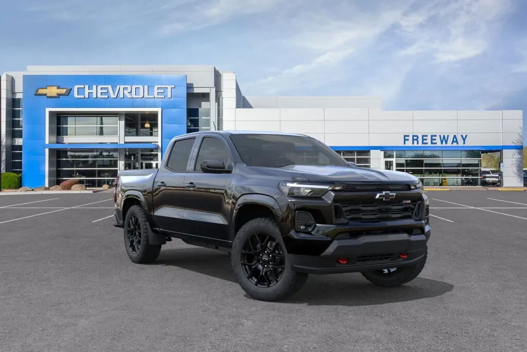 2025 Chevrolet Colorado Z71 photo 1