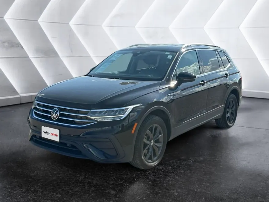 2023 Volkswagen Tiguan SE photo 1