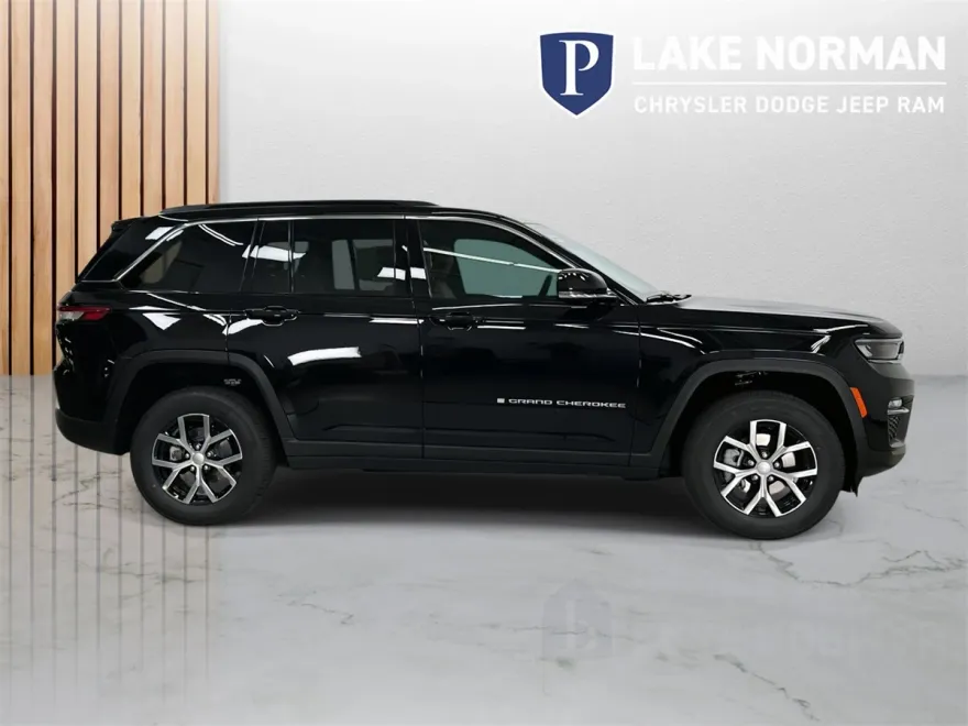 2025 Jeep Grand Cherokee Limited photo 1