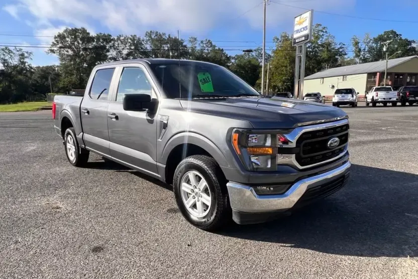 2023 Ford F-150 XLT photo 1
