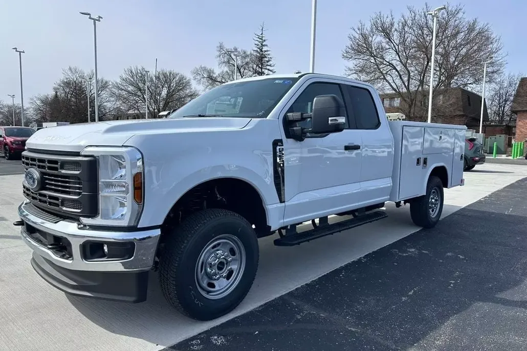2025 Ford F-250 photo 1